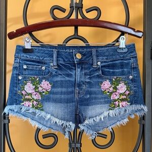AMERICAN EAGLE Embroidered Floral Denim Jeans